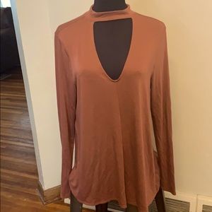 Express choker cut out v neck top large
